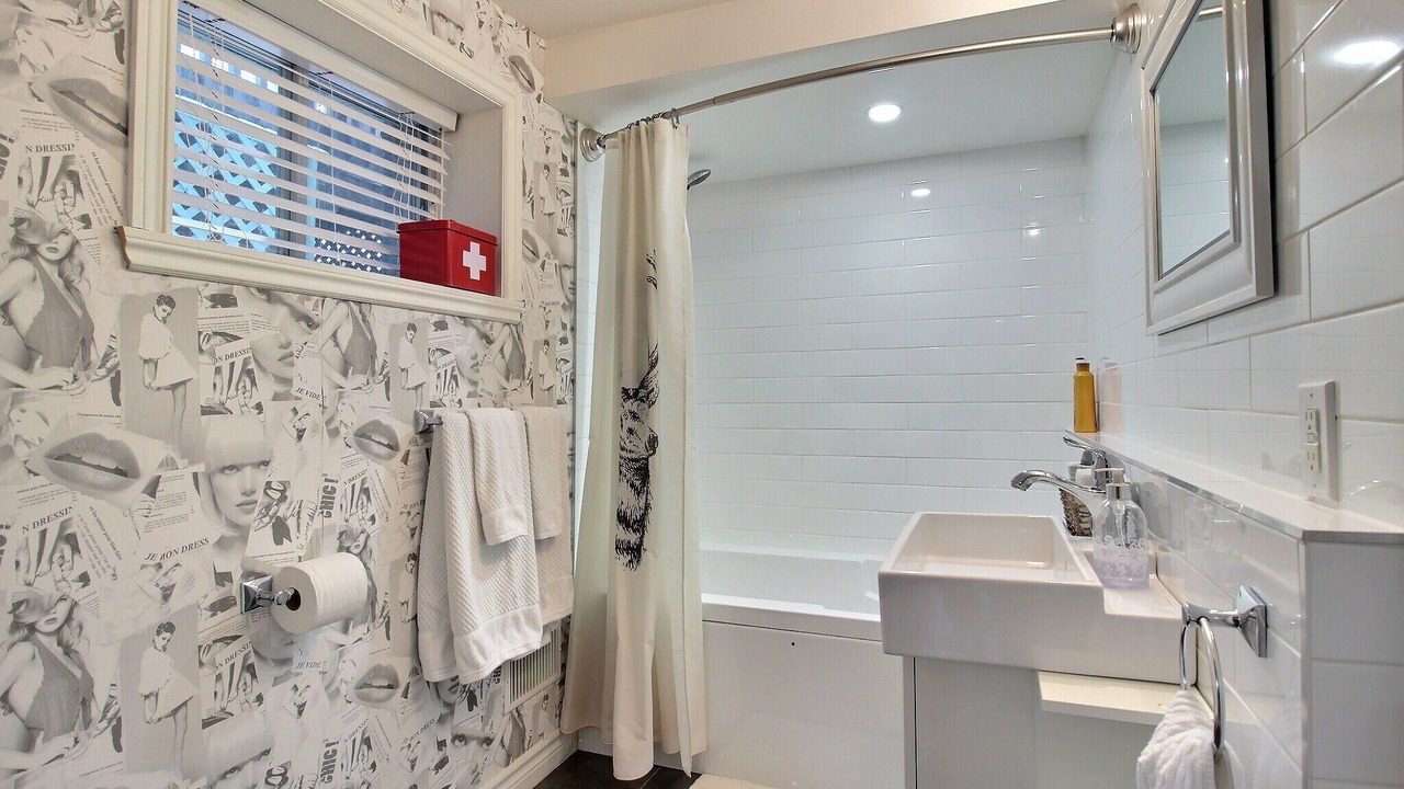 Photo of Bathroom in Saint-Leon-de-Standon