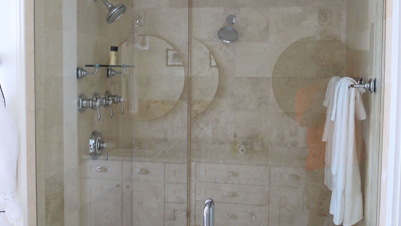 Photo of Bathroom in Schooner Bay