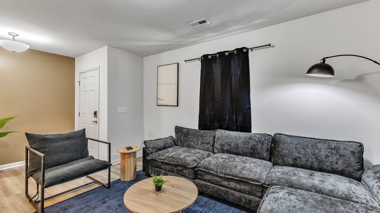 Photo of Livingroom in Southwest Raleigh