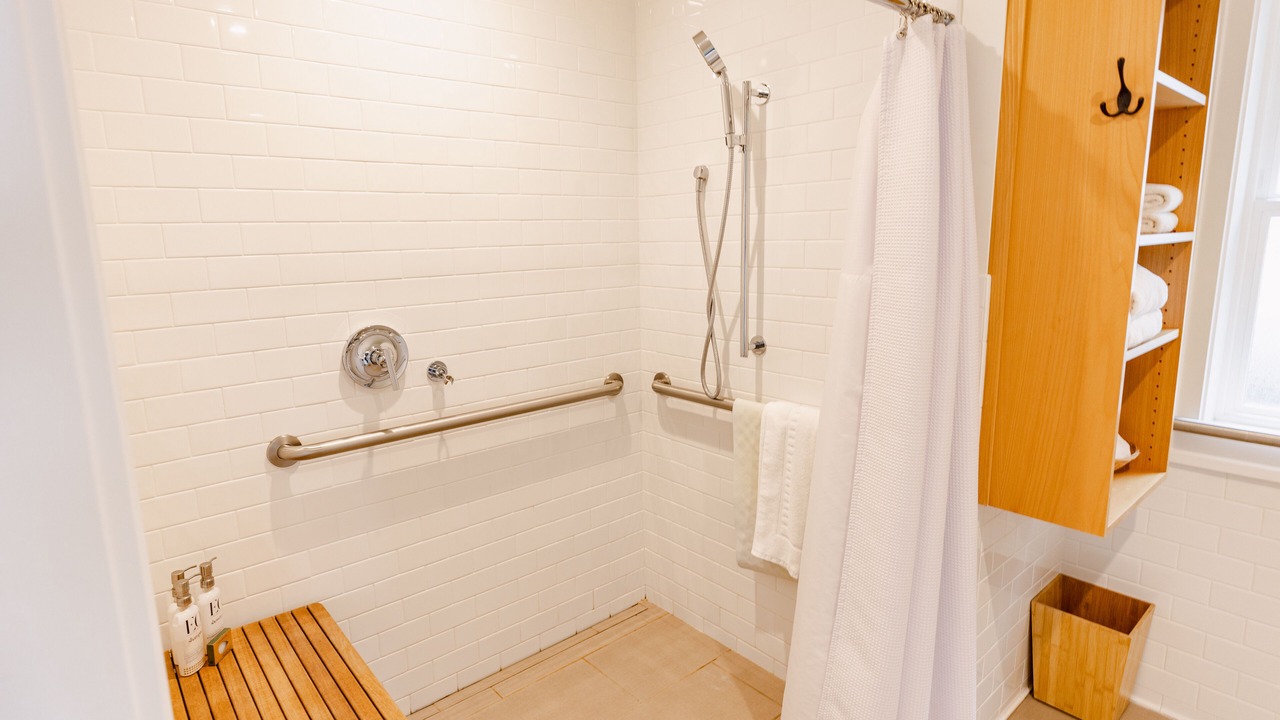 Photo of Bathroom in Albion