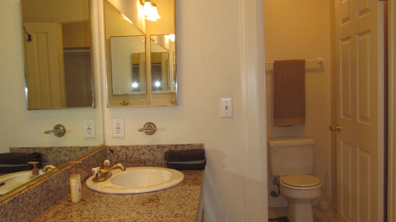 Photo of Bathroom in Balboa Peninsula