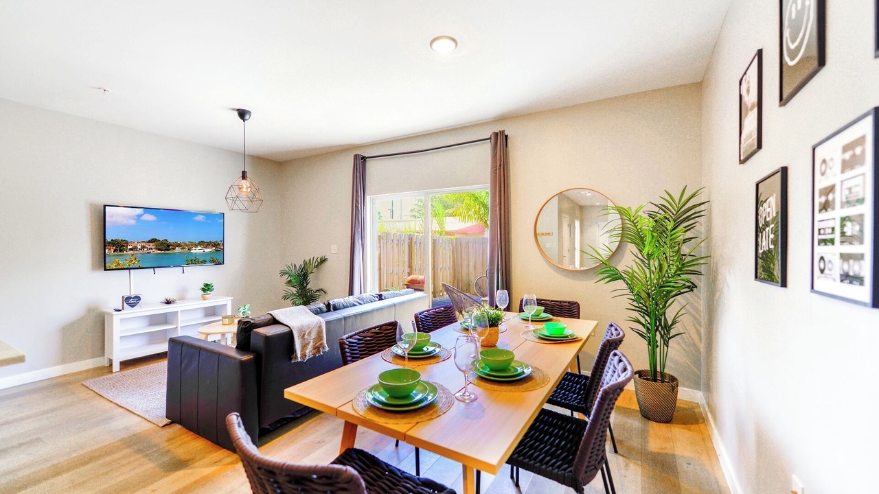 Photo of Bedroom in Golden Glades