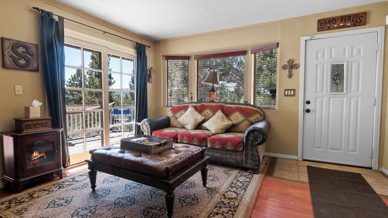 Photo of Livingroom in Whispering Forest