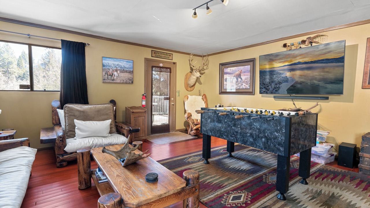 Photo of Livingroom in Whispering Forest