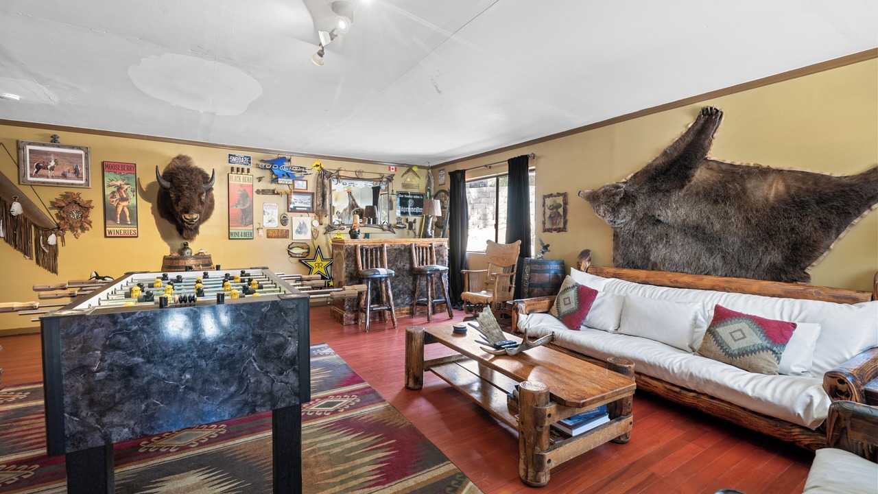 Photo of Livingroom in Whispering Forest