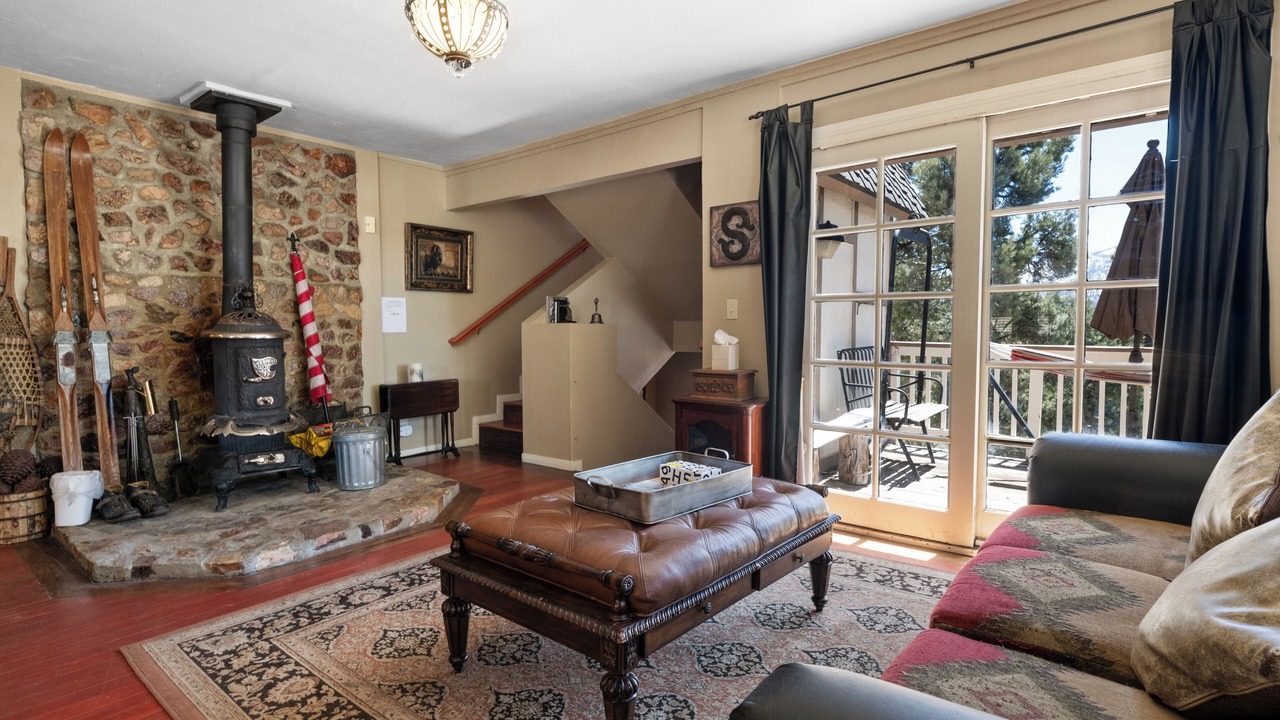 Photo of Livingroom in Whispering Forest