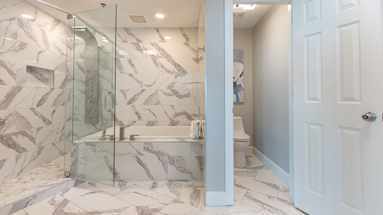 Photo of Bathroom in Orange Beach East