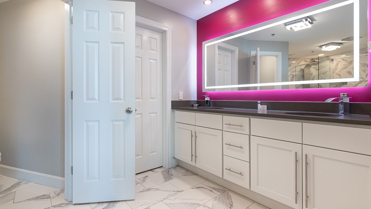 Photo of Bathroom in Orange Beach East