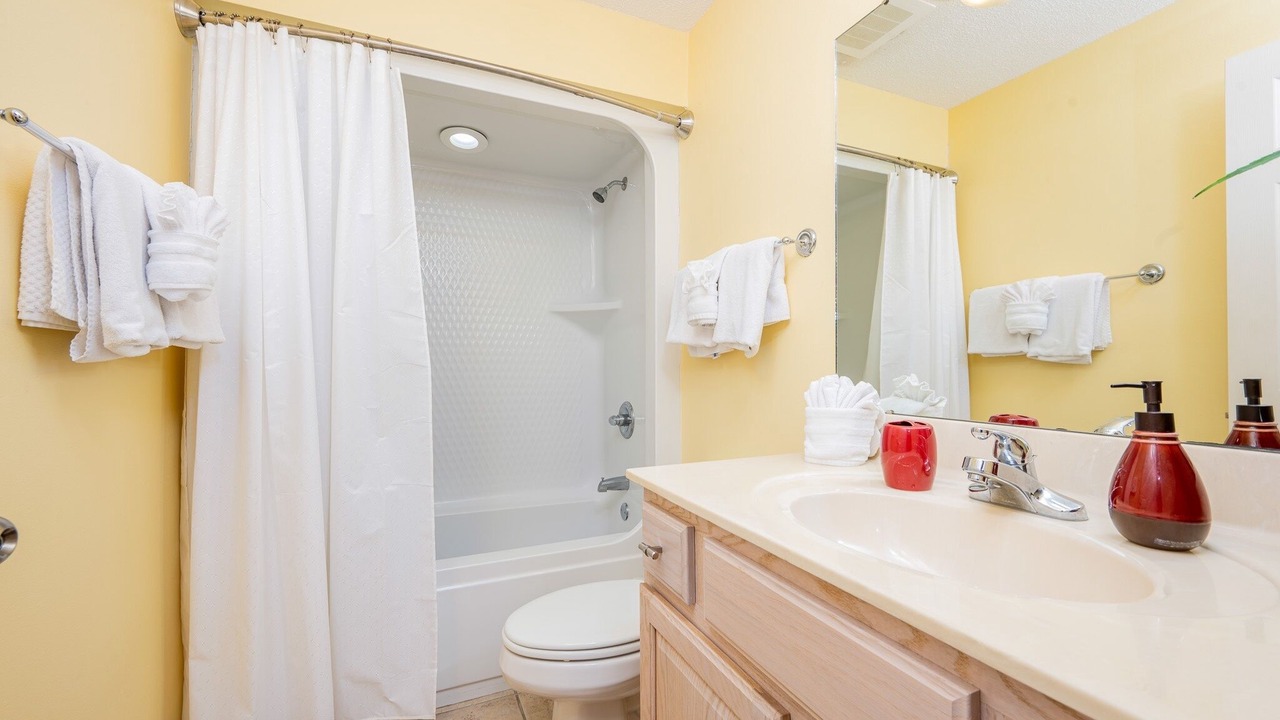 Photo of Bathroom in Orange Beach East