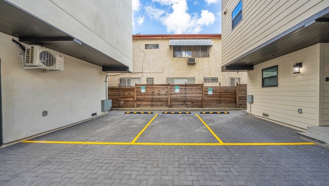Photo of Outdoor in Rampart Village
