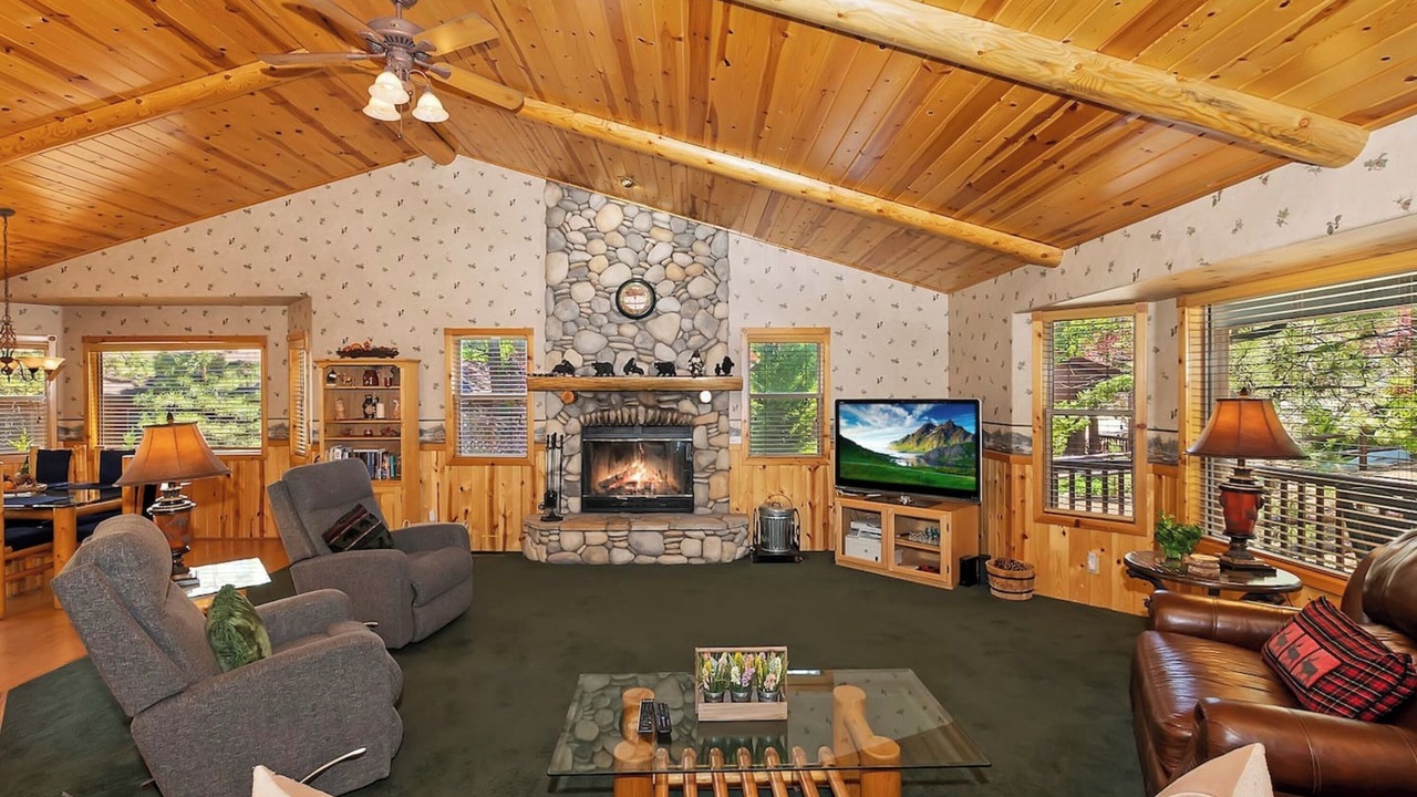 Photo of Livingroom in Eagle Mountain Estates