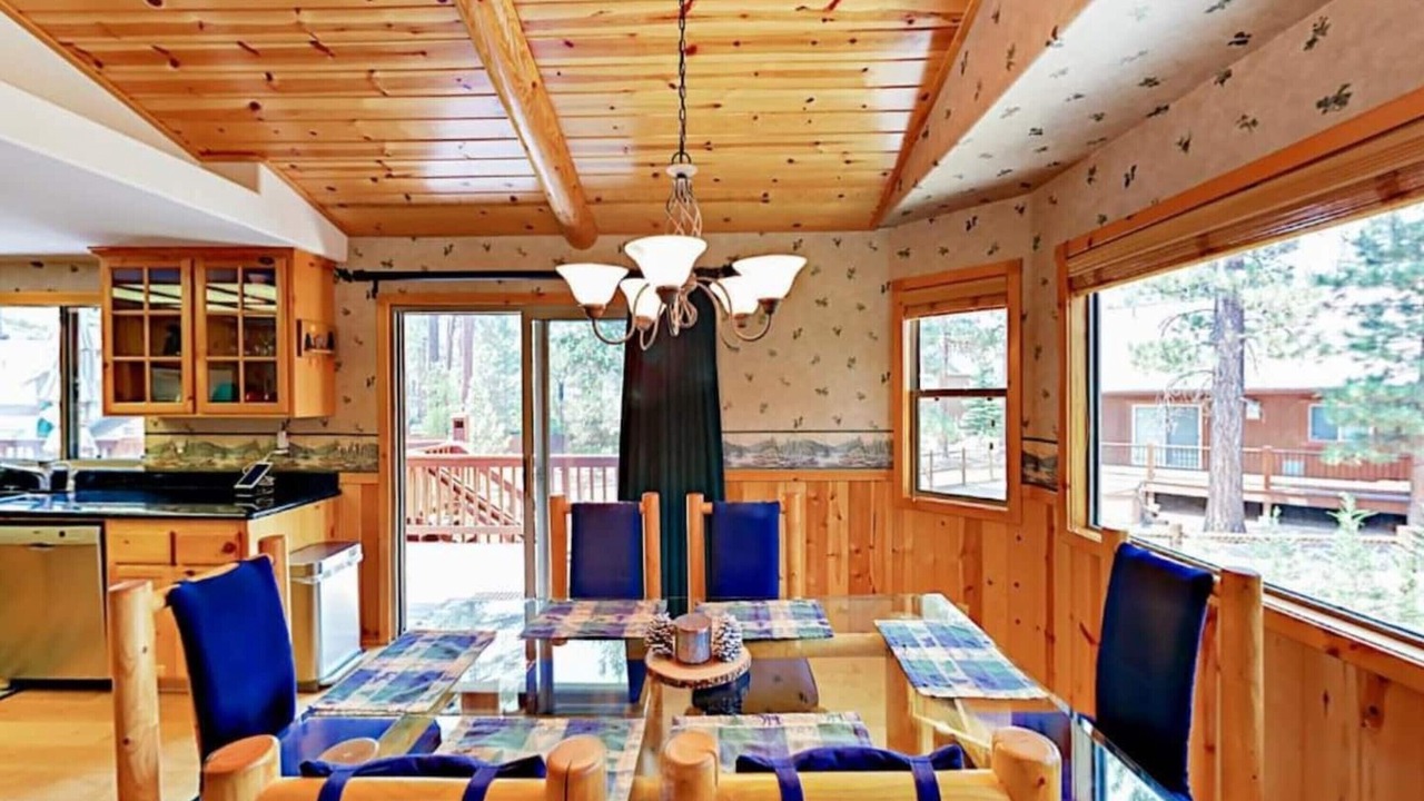 Photo of Livingroom in Eagle Mountain Estates