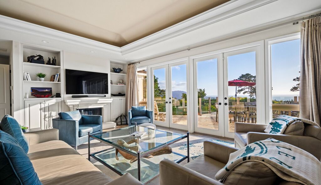 Photo of Livingroom in Del Monte Forest