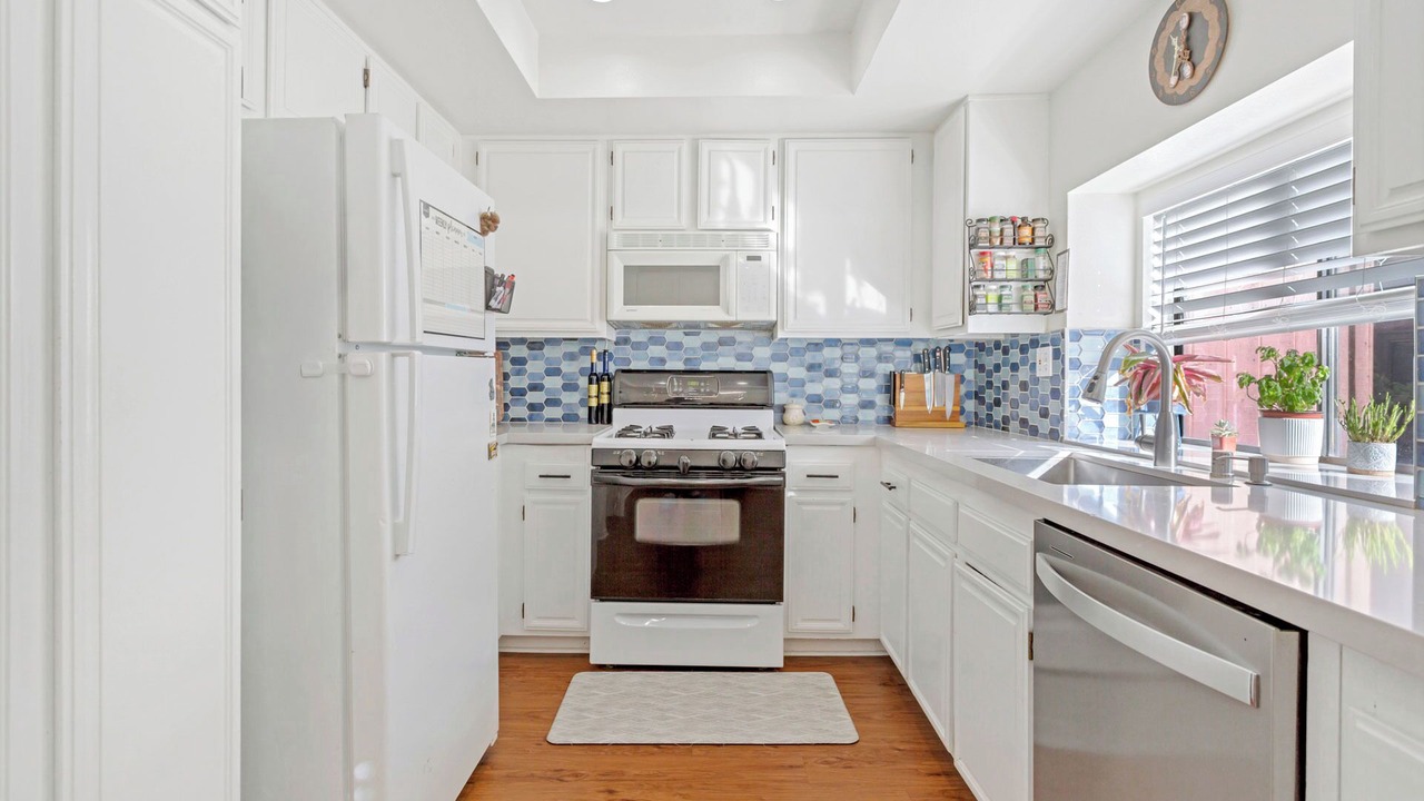 Photo of Kitchen in Warner Center