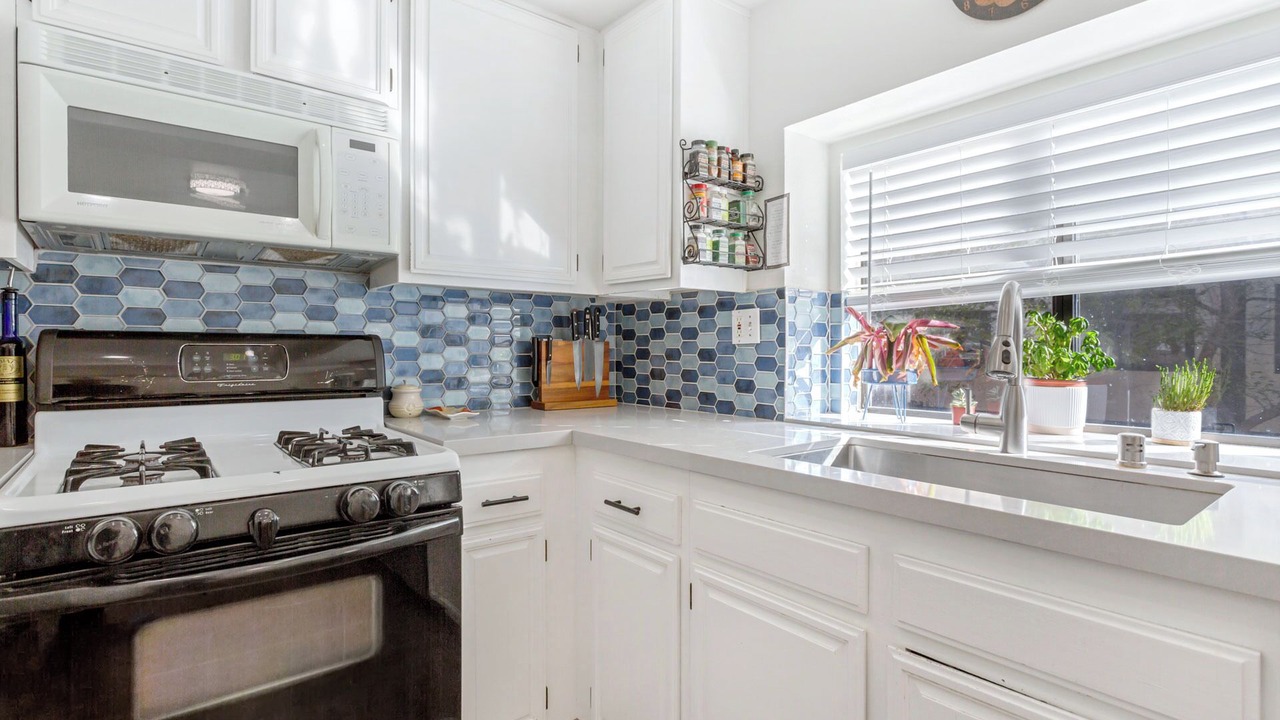 Photo of Kitchen in Warner Center