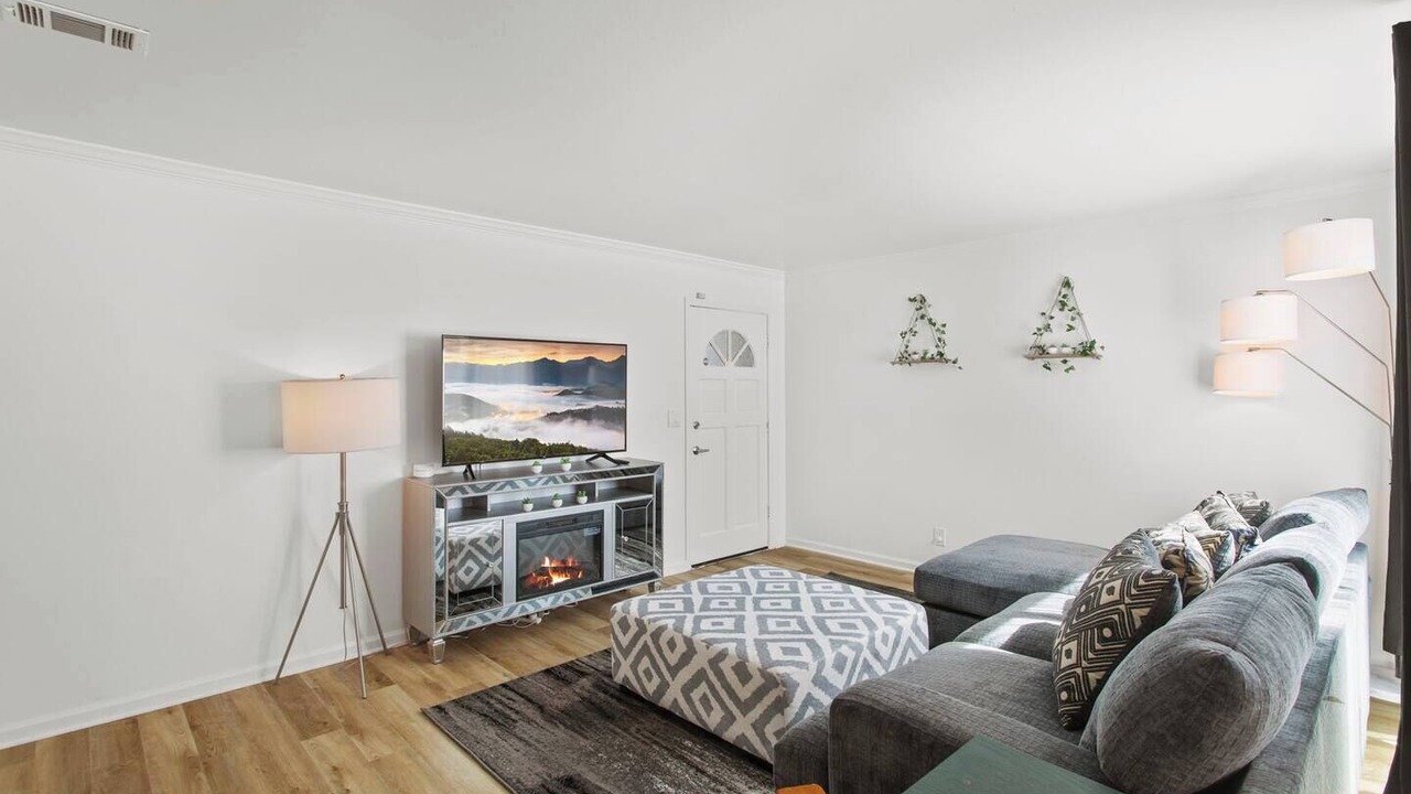 Photo of Livingroom in Westside Costa Mesa