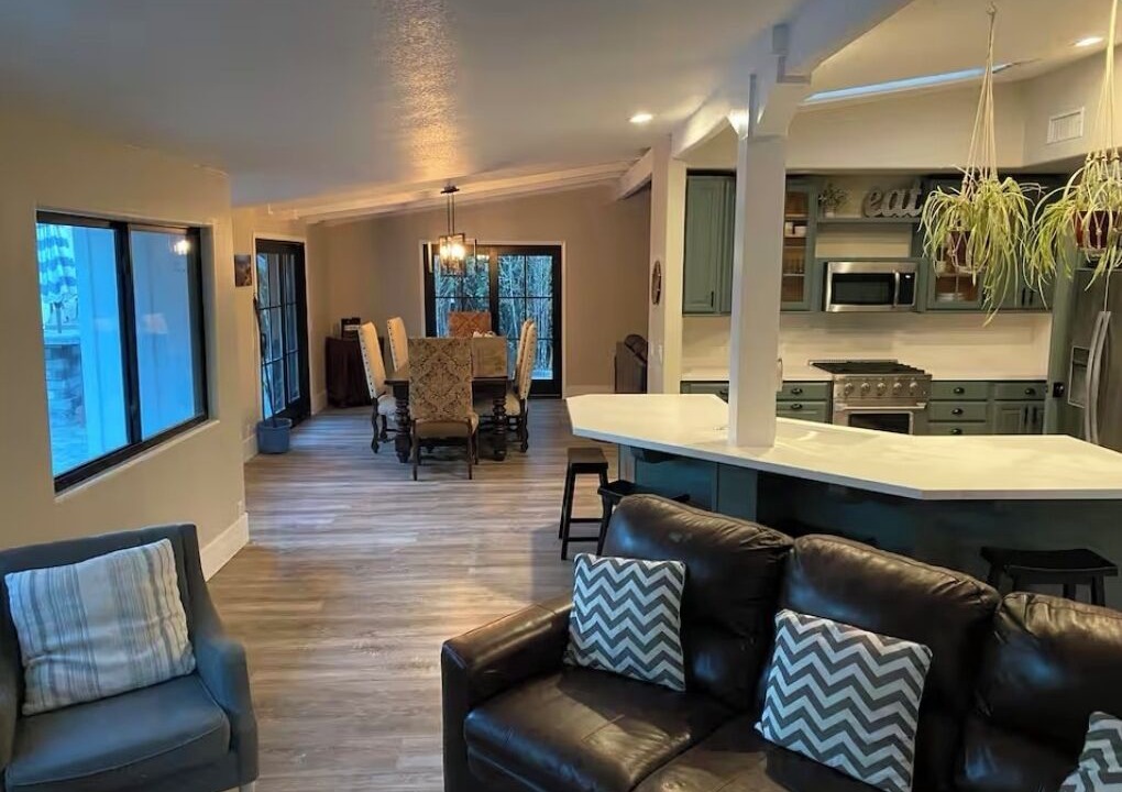 Photo of Livingroom in North Tustin