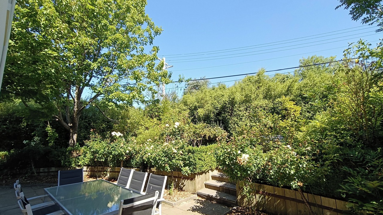 Photo of Outdoor in Deakin