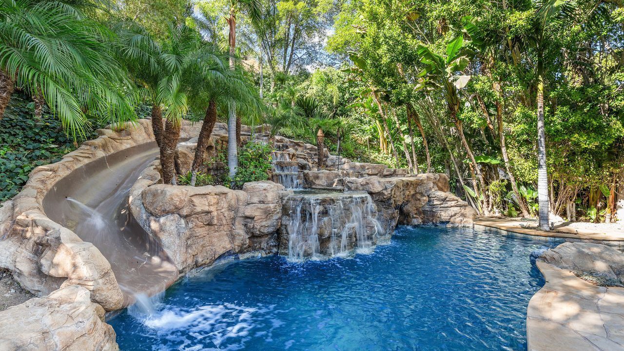 Photo of Outdoor in Woodland Hills