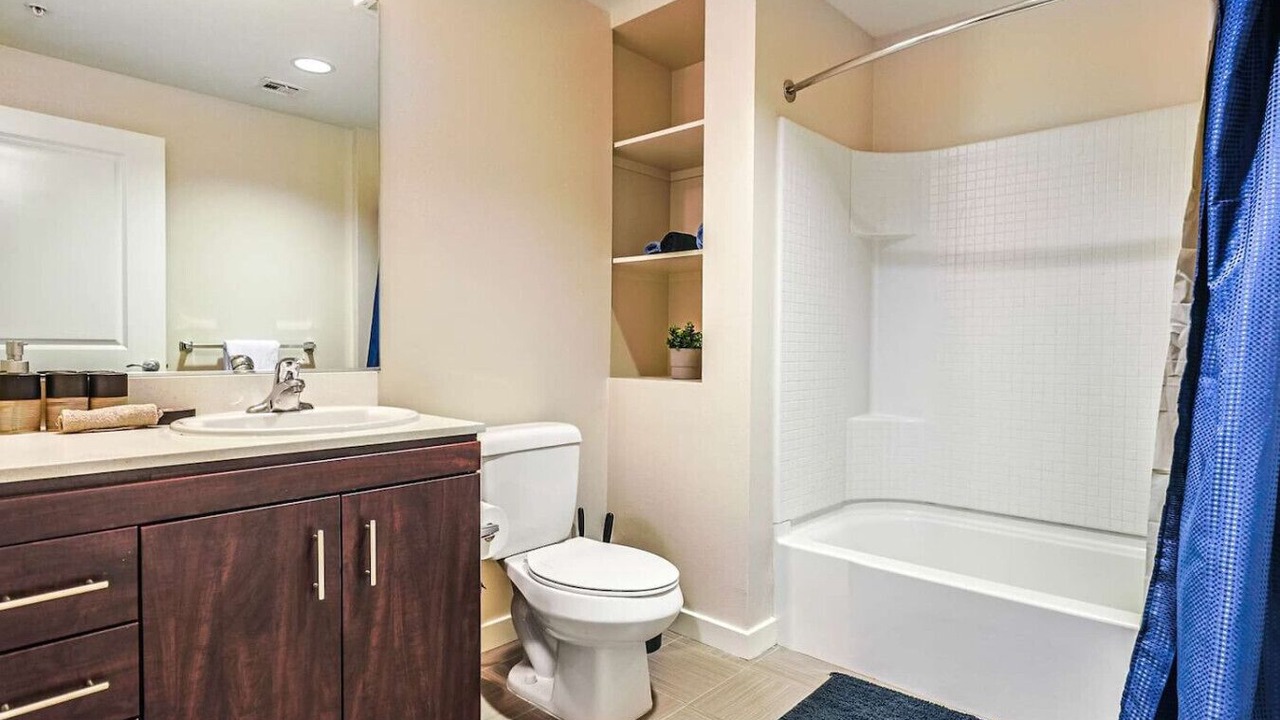 Photo of Bathroom in Carthay Circle