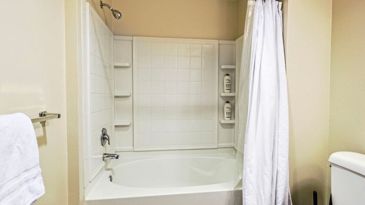 Photo of Bathroom in Carthay Circle