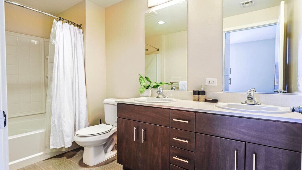 Photo of Bathroom in Carthay Circle
