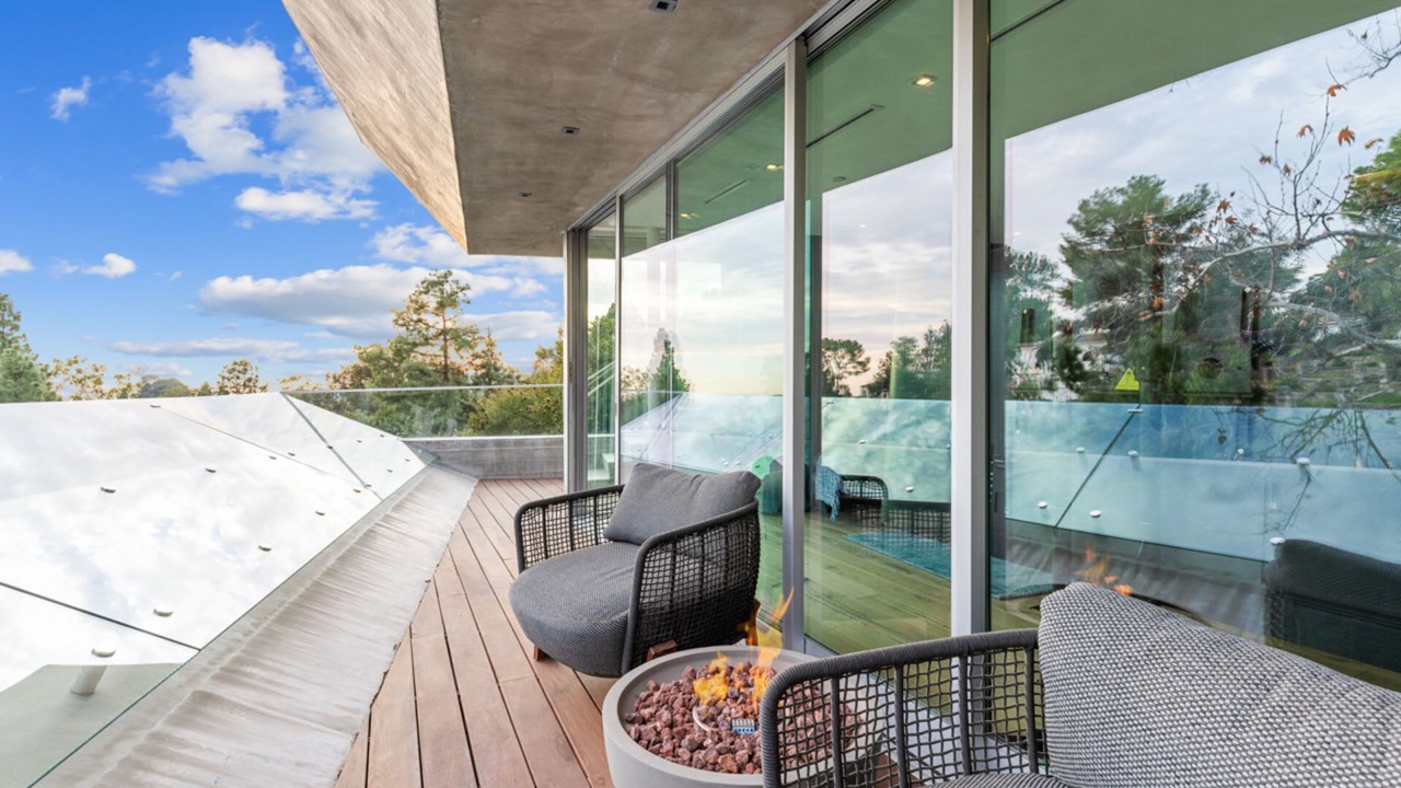Photo of Patio Balcony in Beachwood Canyon