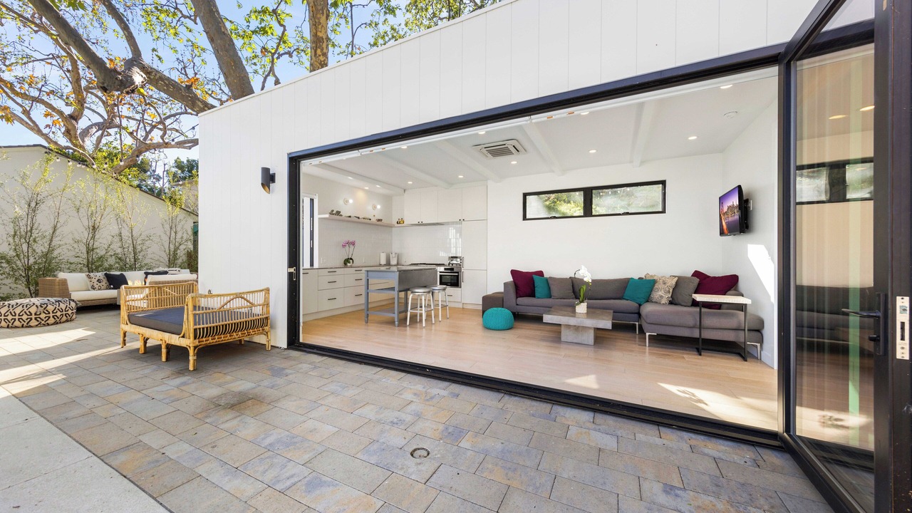 Photo of Patio Balcony in Beachwood Canyon