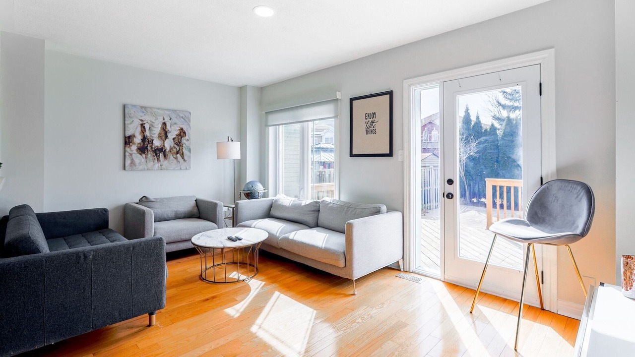 Photo of Livingroom in Vaughan