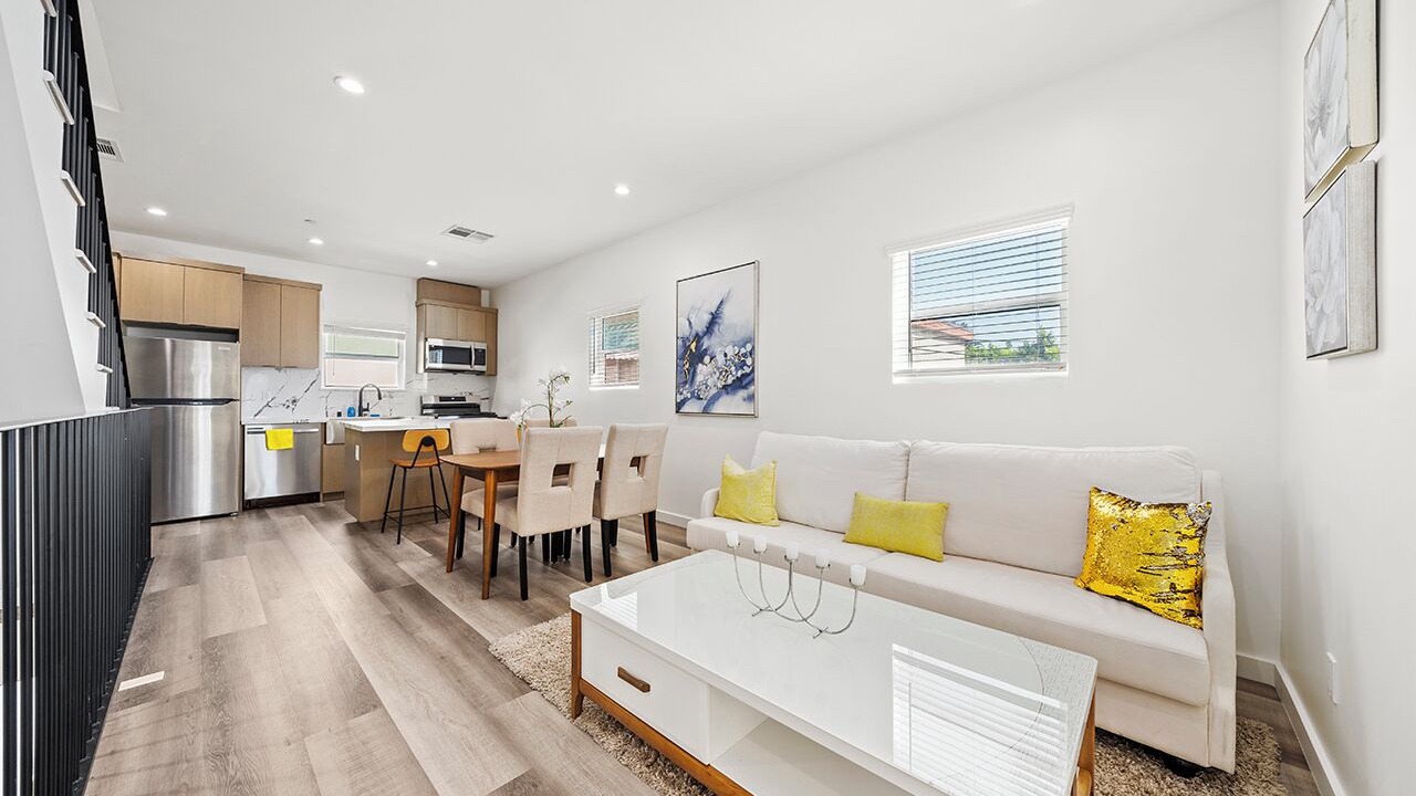 Photo of Livingroom in Rampart Village