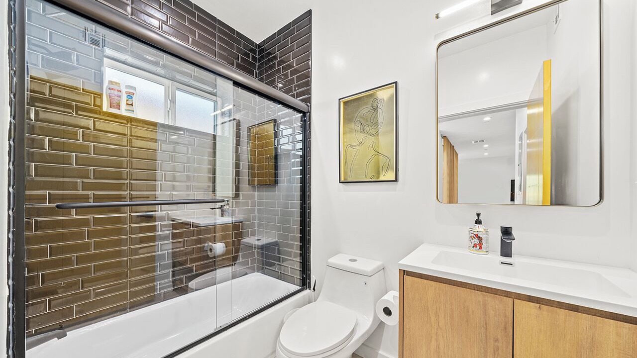 Photo of Bathroom in Rampart Village