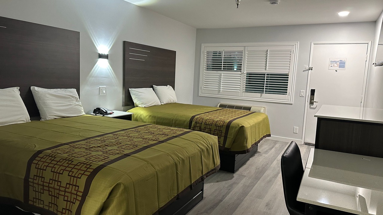 Photo of Bedroom in Huntington Beach