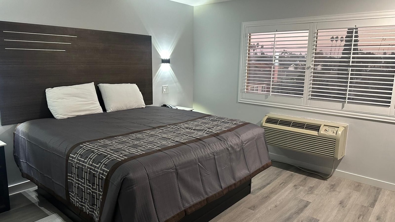 Photo of Bedroom in Huntington Beach