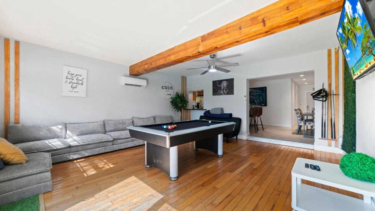 Photo of Bedroom in North Central Hollywood