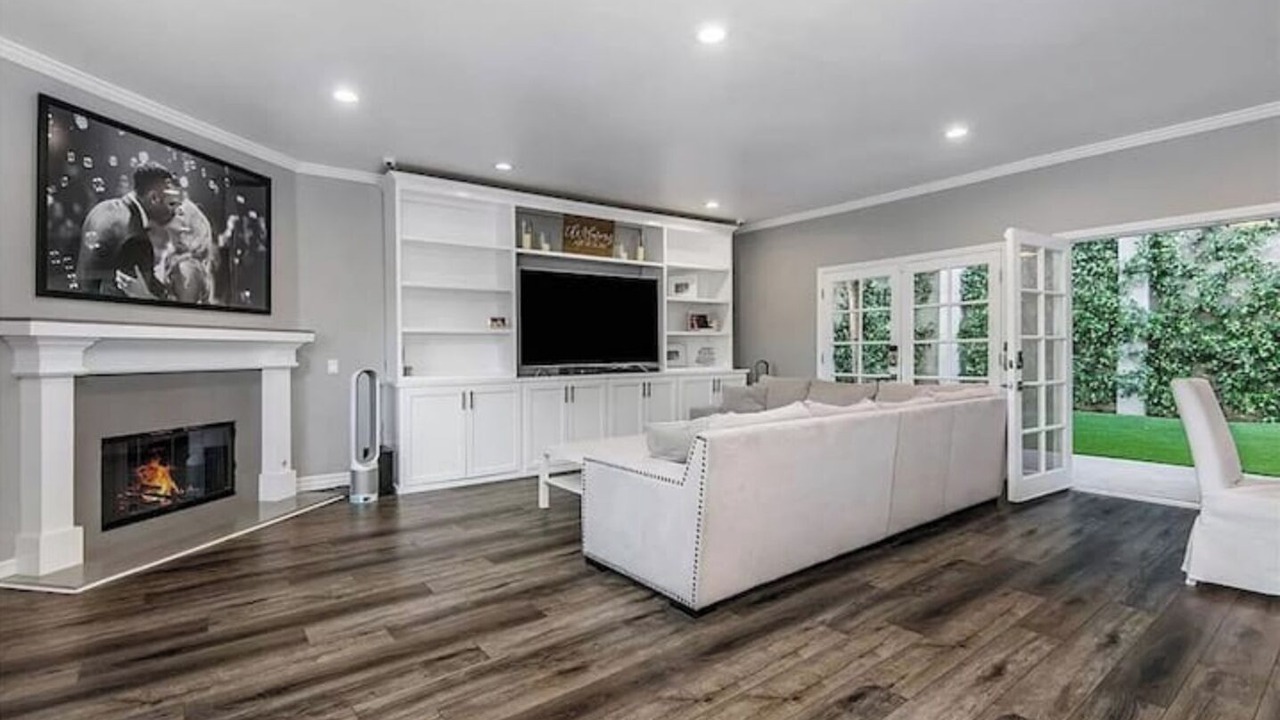 Photo of Livingroom in Woodland Hills