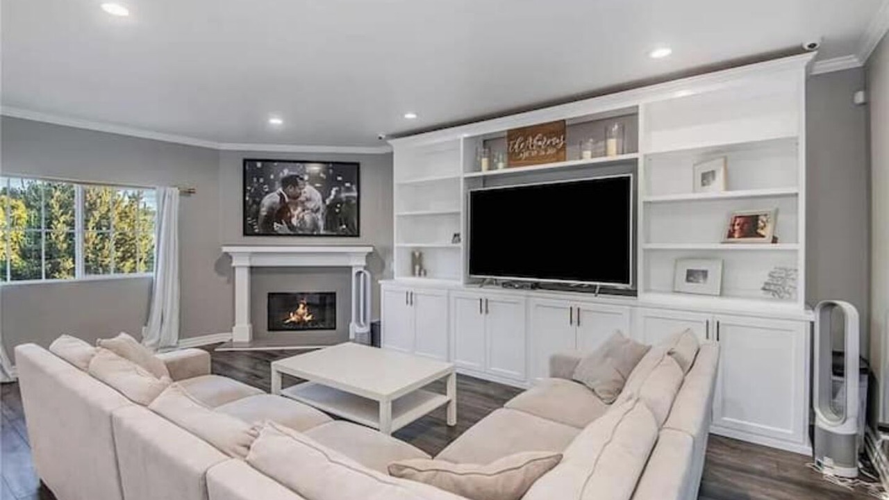 Photo of Livingroom in Woodland Hills