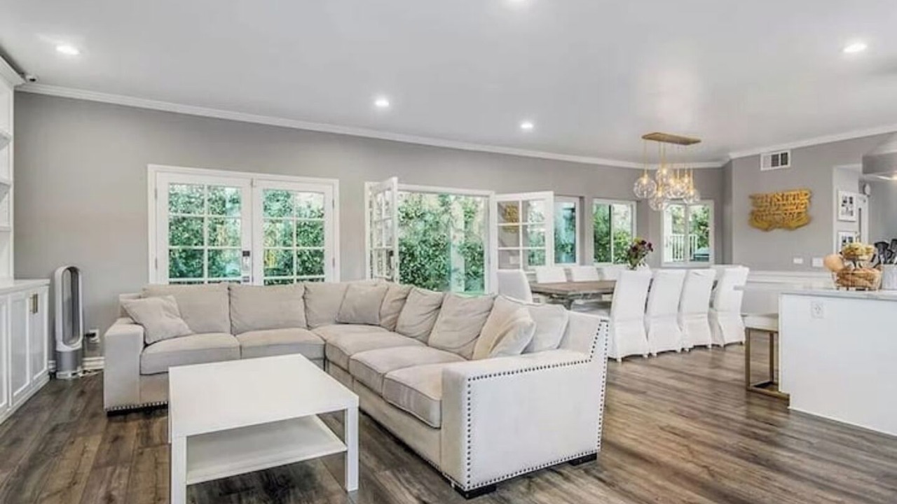 Photo of Livingroom in Woodland Hills