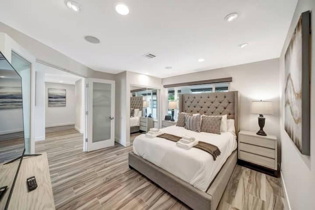 Photo of Bedroom in Woodland Hills