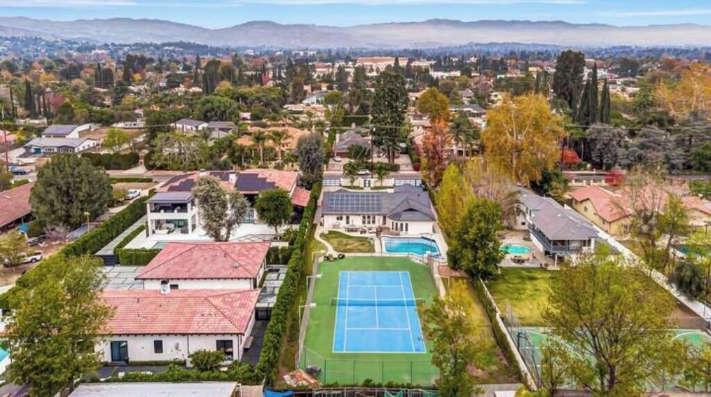Photo of Others in Woodland Hills