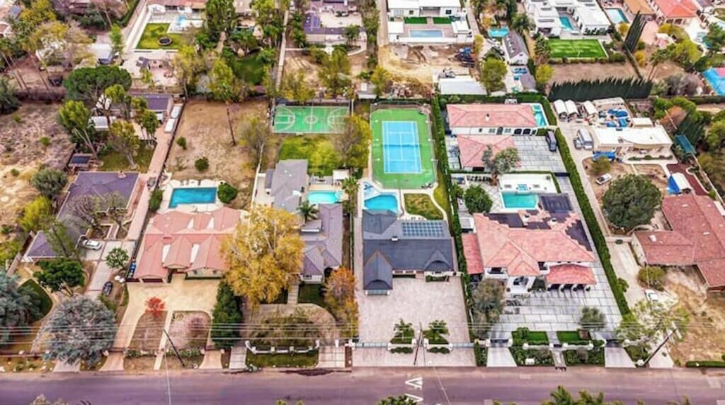 Photo of Outdoor in Woodland Hills
