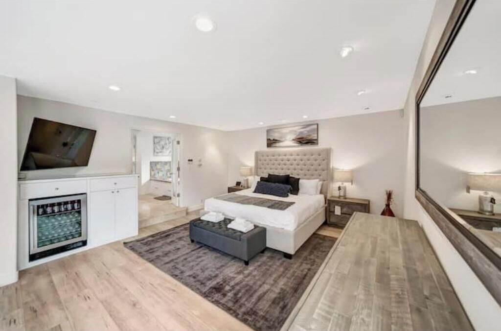 Photo of Bedroom in Woodland Hills