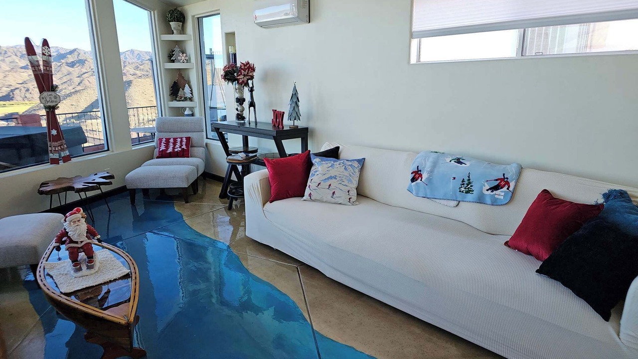 Photo of Livingroom in Parker Strip