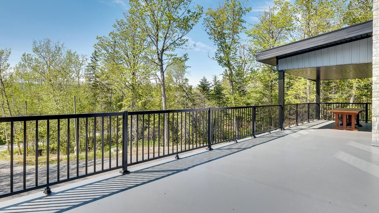 Photo of Patio Balcony in Saint-Mathieu-de-Rioux