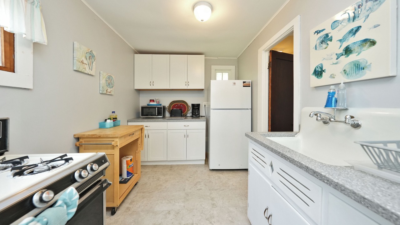 Photo of Kitchen in Lake Erie Beach