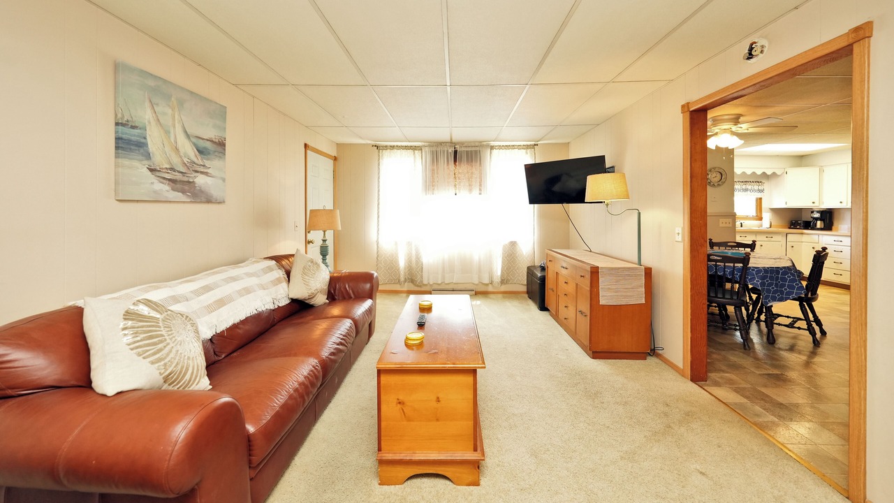 Photo of Livingroom in Lake Erie Beach