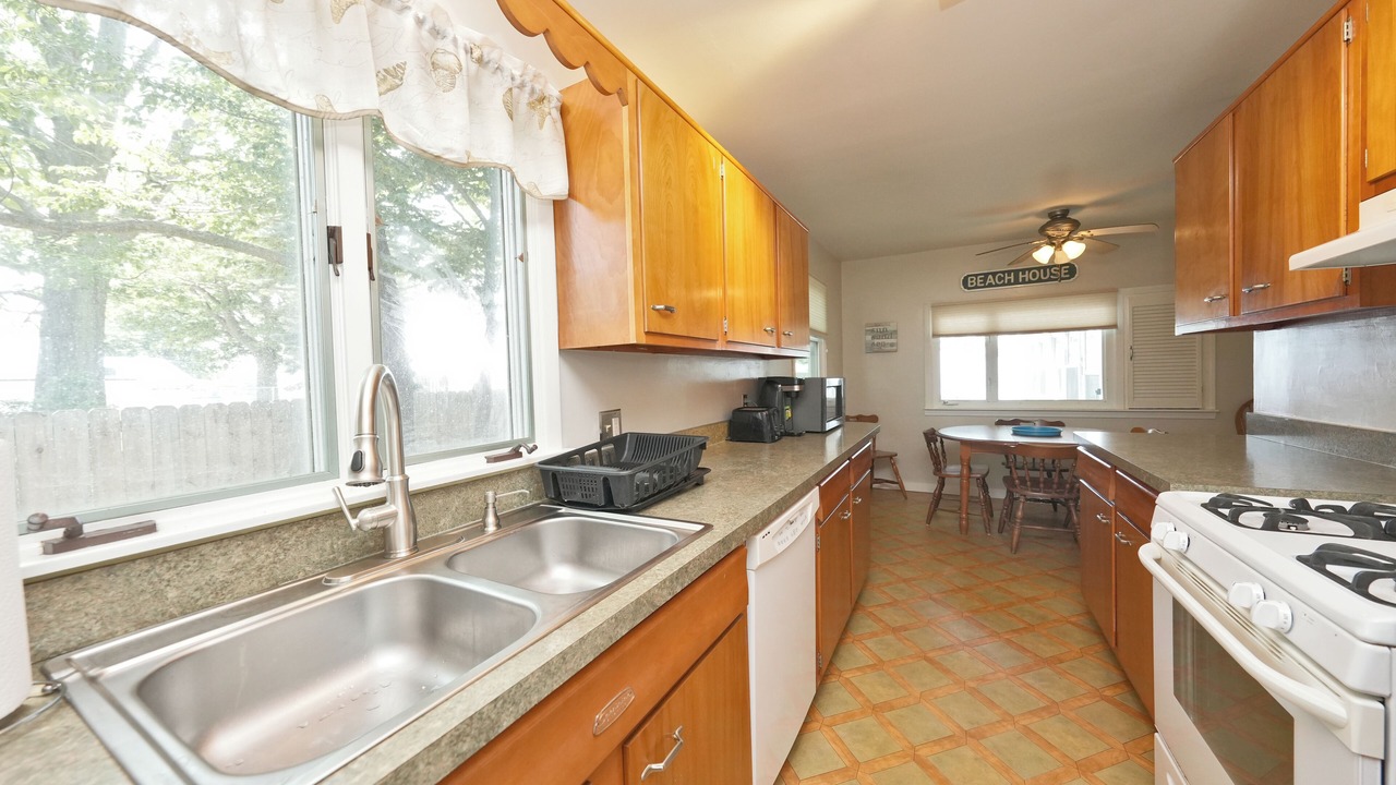 Photo of Kitchen in Lake Erie Beach