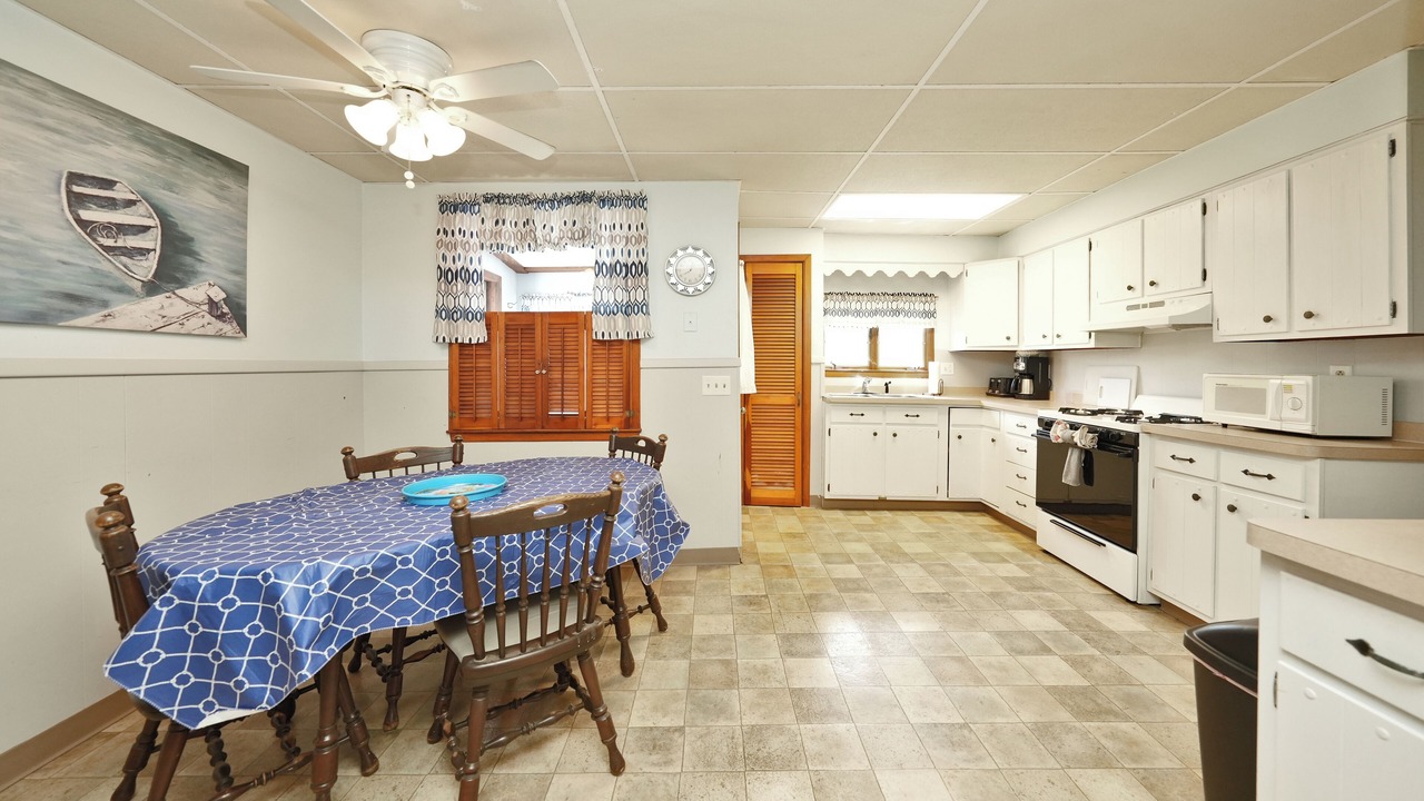 Photo of Kitchen in Lake Erie Beach