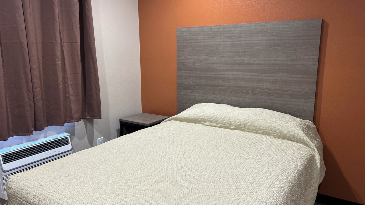 Photo of Bedroom in Maywood