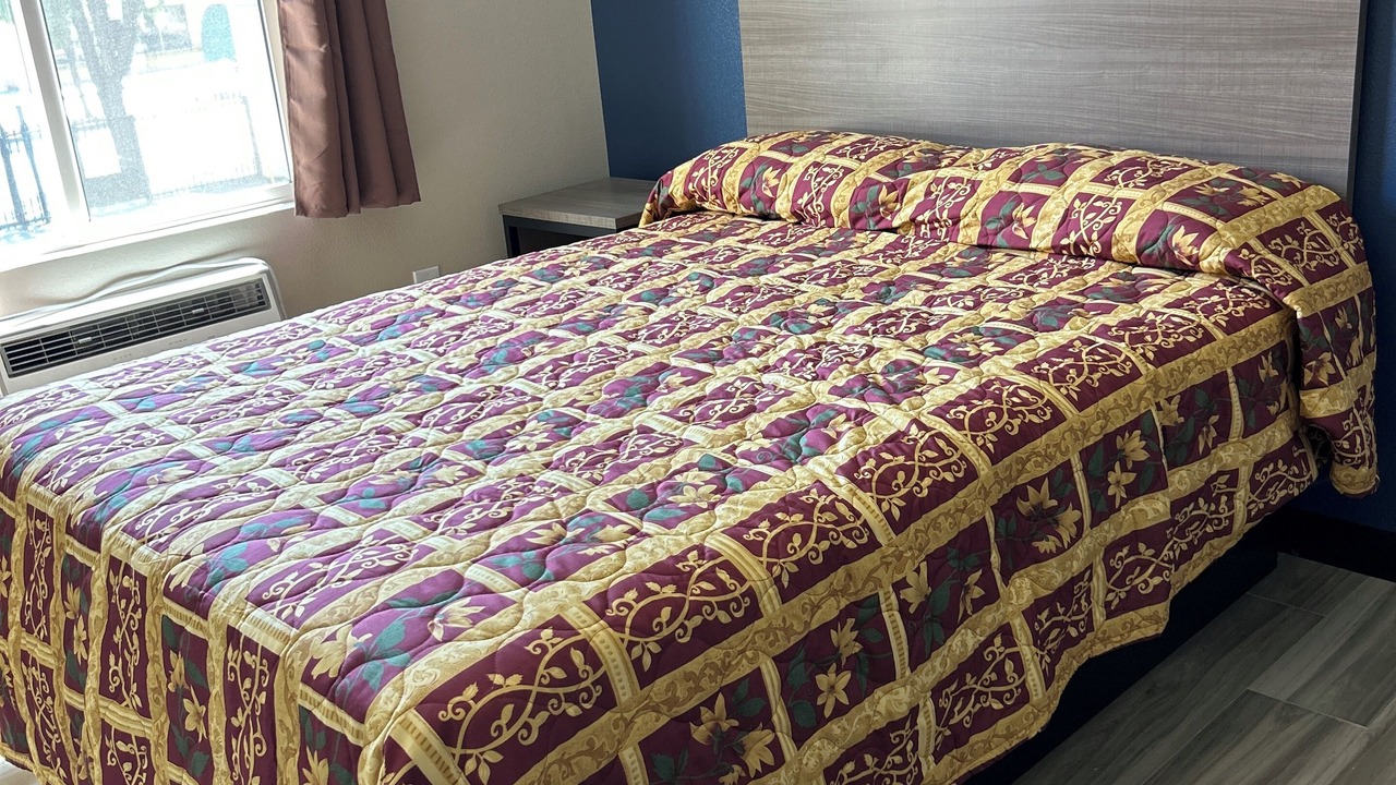 Photo of Bedroom in Maywood