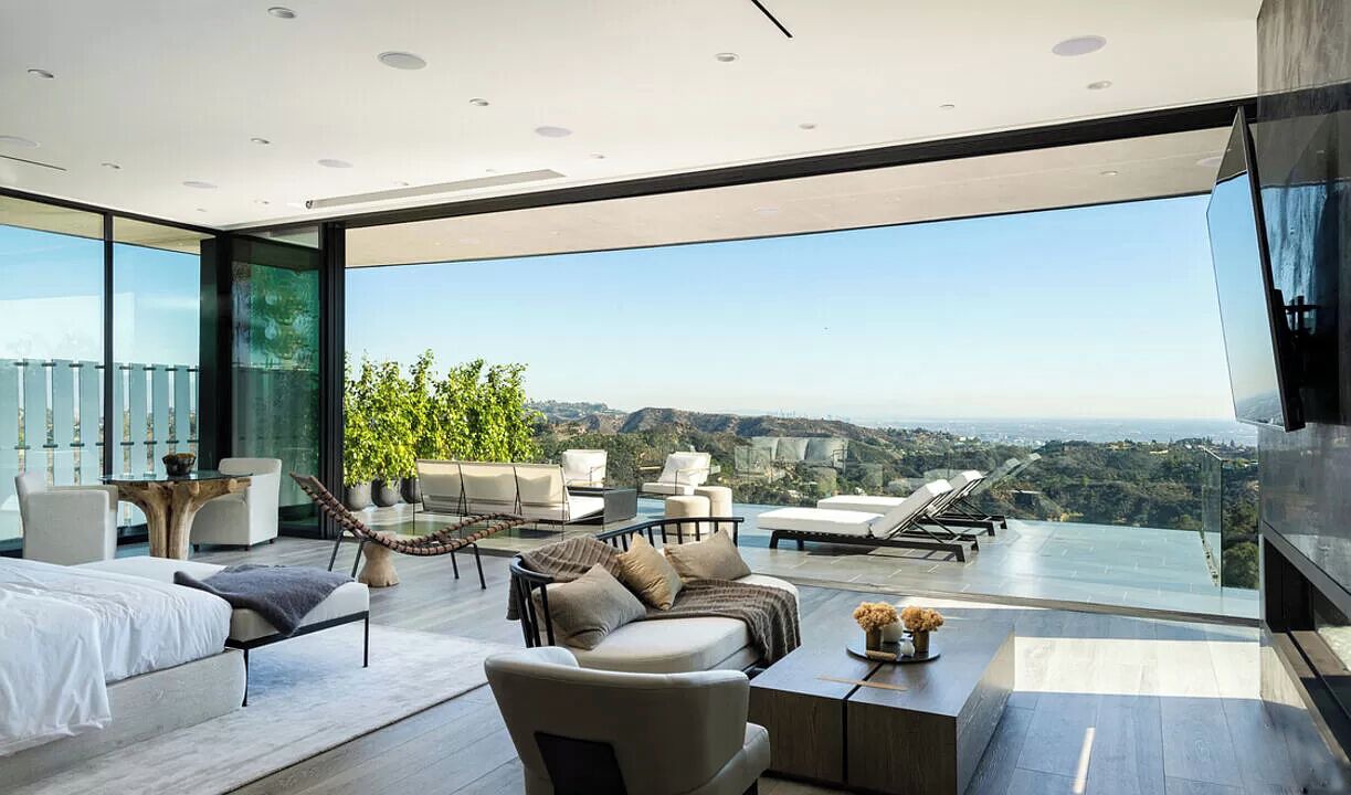 Photo of Others in Bel Air